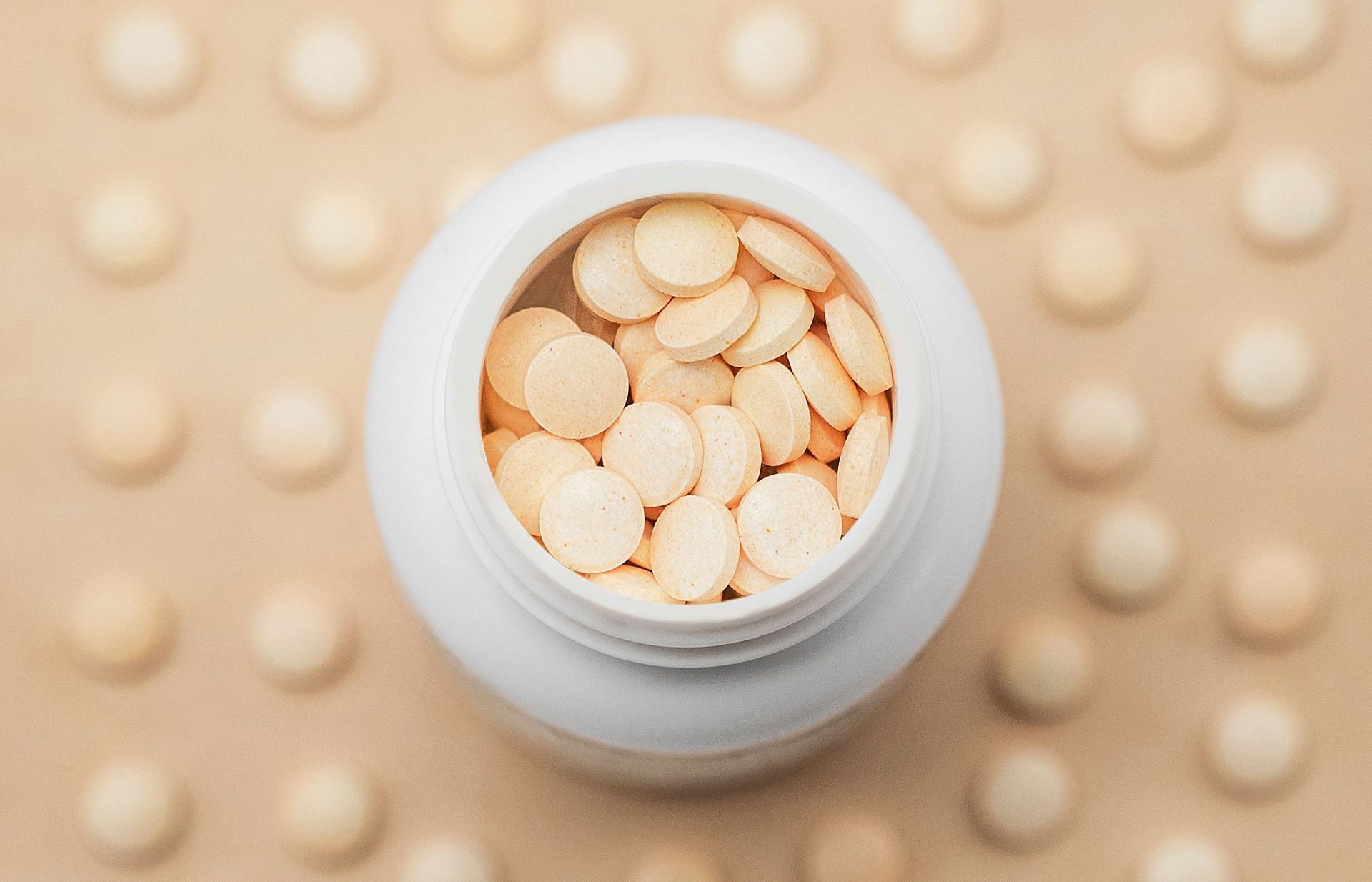 Magnesium supplements come in various forms- pills, powder, capsules, etc. (Image via Unsplash/ Supliful Supplements on Demand)